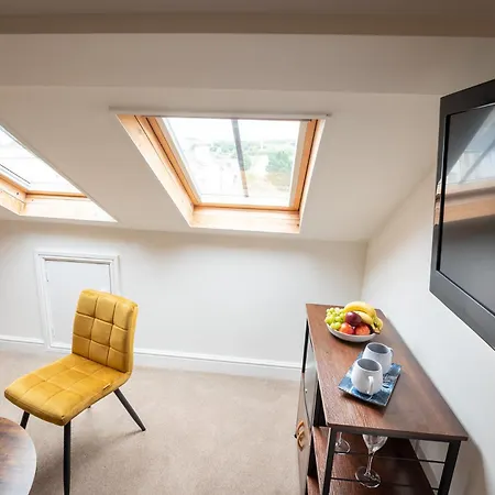 Luxury - Town Centre Apartment